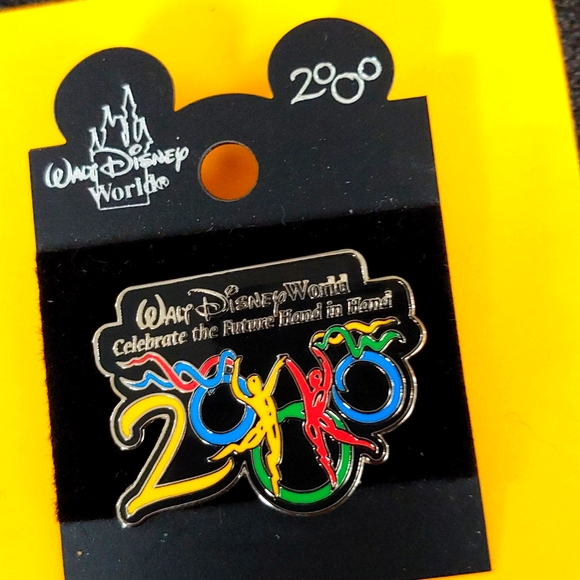 Disney Jewelry - Disney 2000 pin